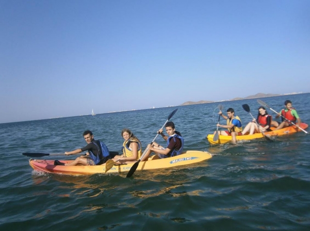 Grupo de dos kayaks